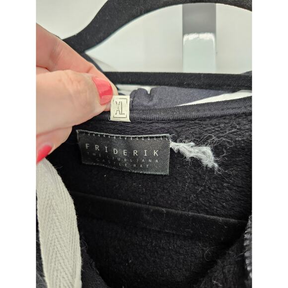 Frederik the Prison Castle Rat Womens Sz XL Pullover Hoodie Black White RARE - Picture 4 of 5
